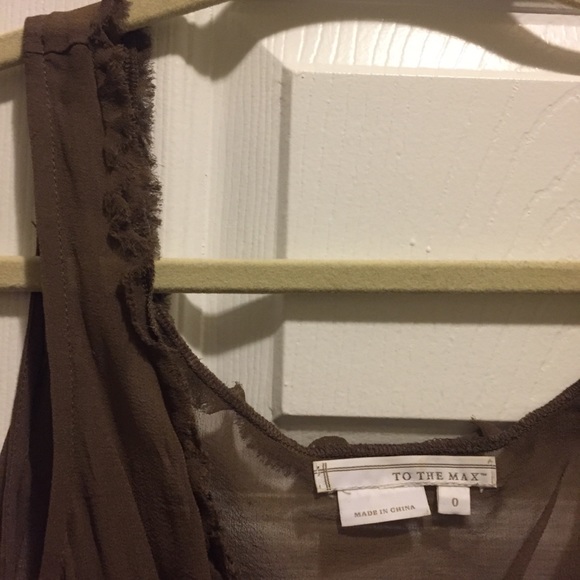 ❌SOLD❌ Brown Silk Chiffon Sleeveless Top - Picture 3 of 7